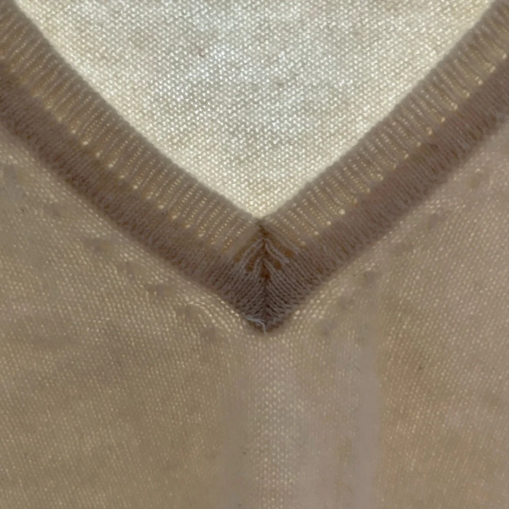 Lord & Taylor Womens 100% Cashmere V Neck Pullover Sweater Ivory size M - Picture 6 of 7